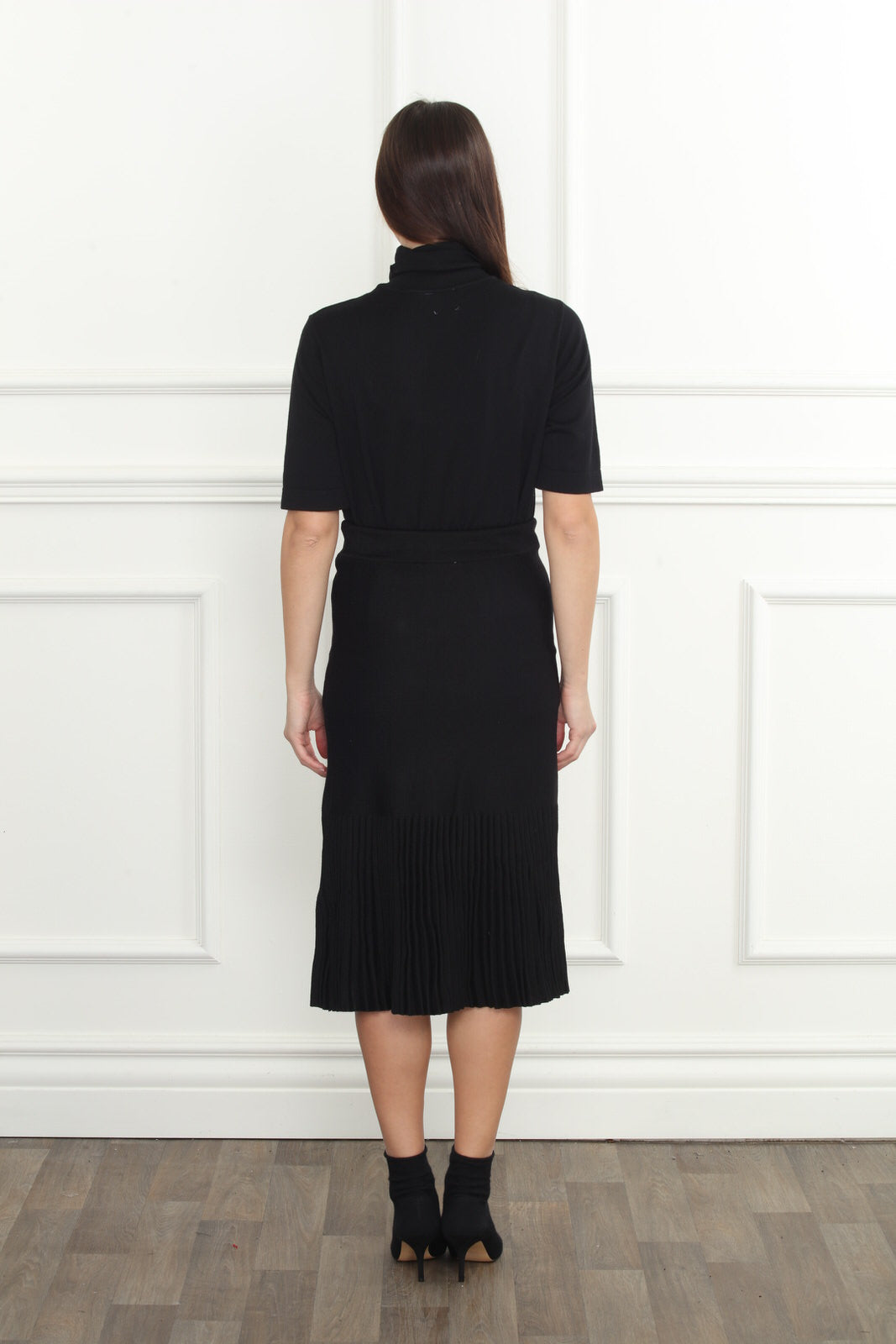 Pleated Detail Knit Skirt