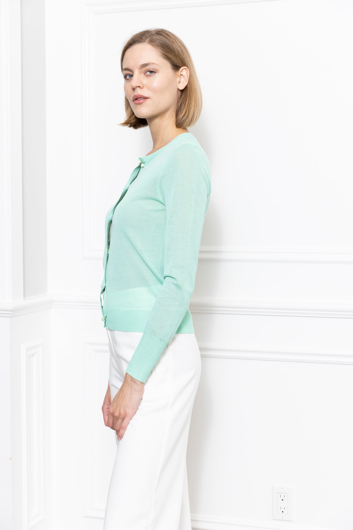 Crew Neck Cardigan Flower Button