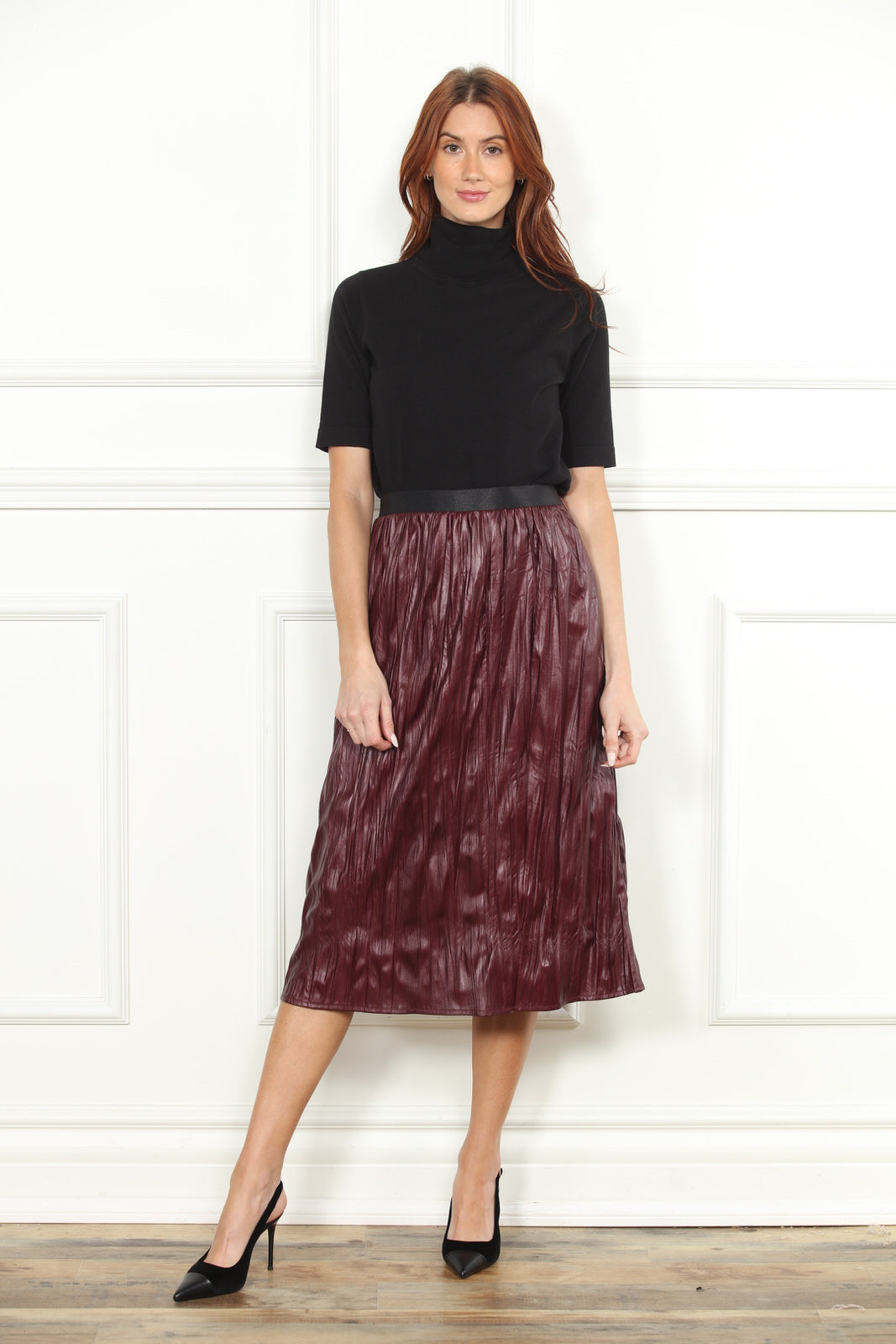 Crinkle Faux Leather Skirt in Wine