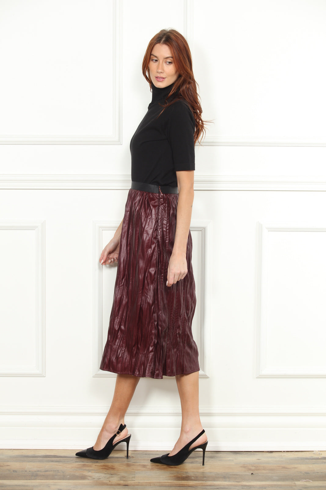 Crinkle Faux Leather Skirt in Wine