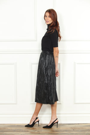 Crinkle Faux Leather Skirt in Black