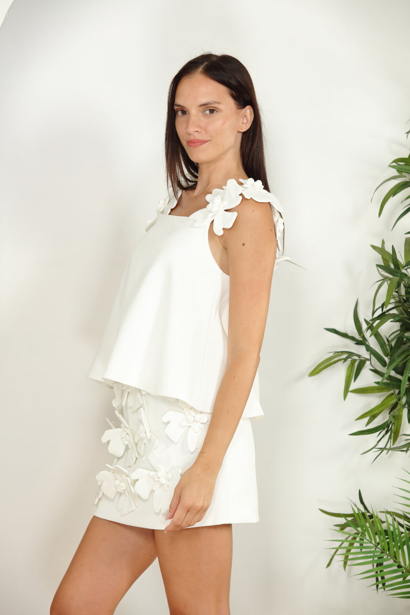 3D Floral Strap Top – Zero Degrees Celsius